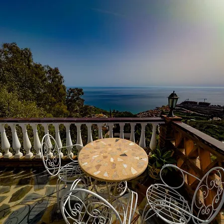 Villa Vistas *